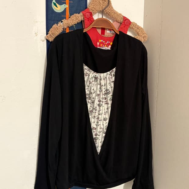 플라워 레이어드 랩 티셔츠