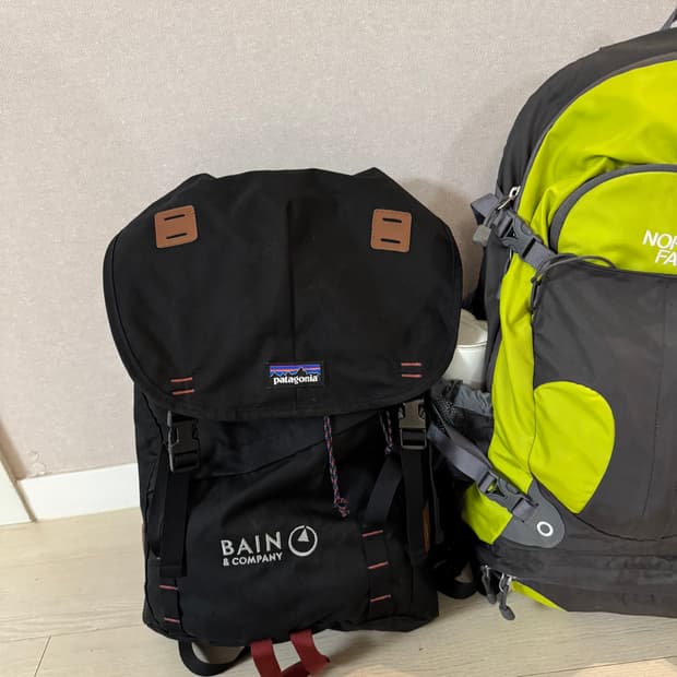 (미사용)(25L, 30L)파타고니아 아버 노트북 백팩  등산 배낭 검정