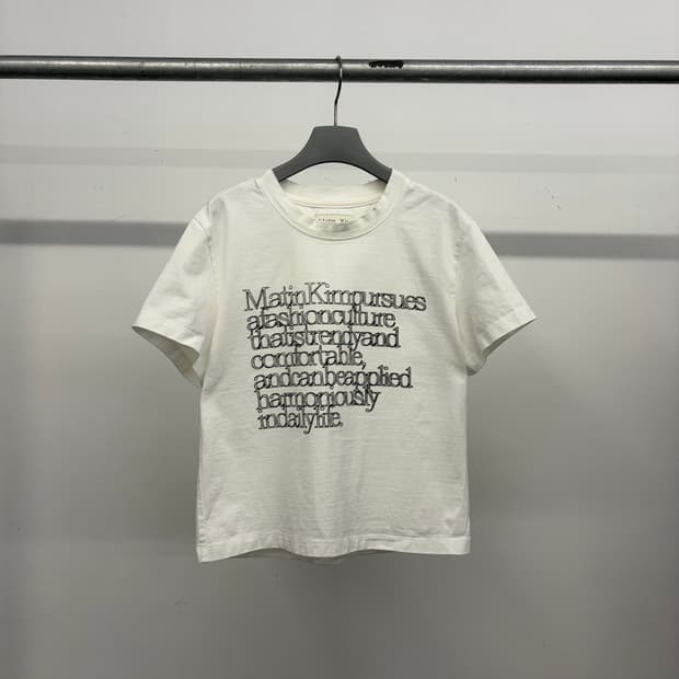 마뗑킴 MATIN KIM THIN TYPO TOP 씬타이포 반팔티