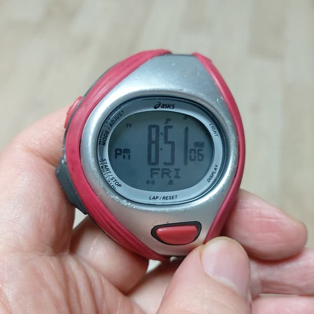 아식스 스포츠 시계