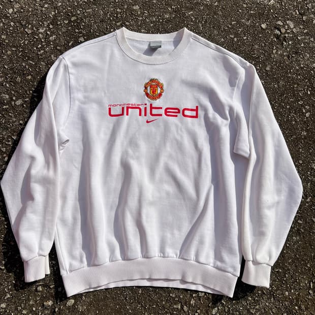 나이키 00s 맨체스터 유나이티드  화이트 맨투맨