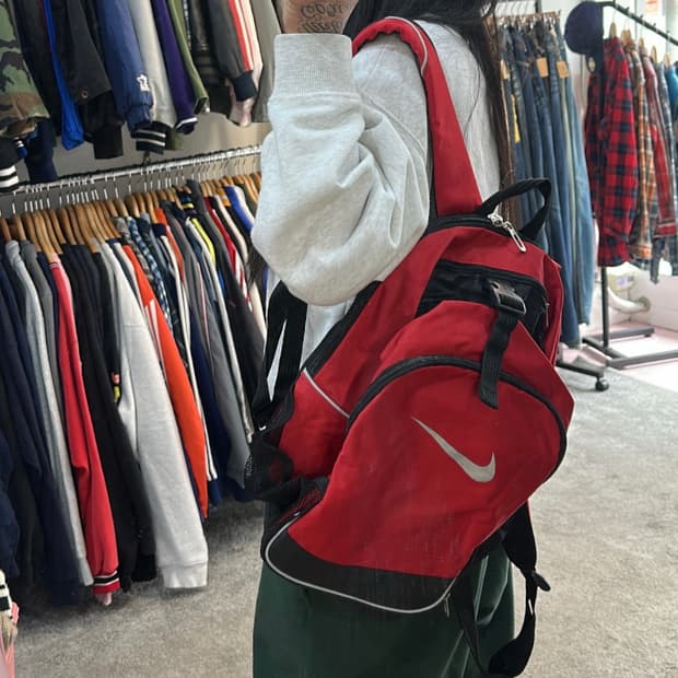 나이키 스우시 올드스쿨 브라질리아 백팩F