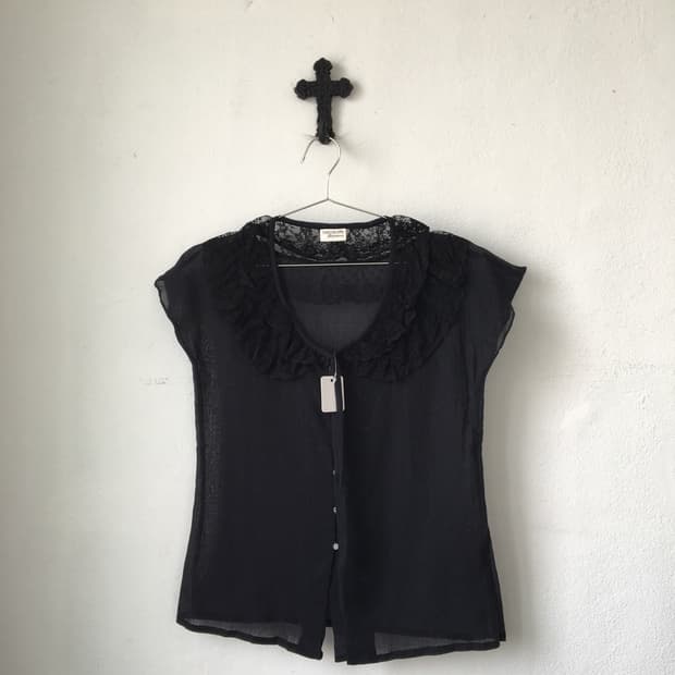 Lace point blouse