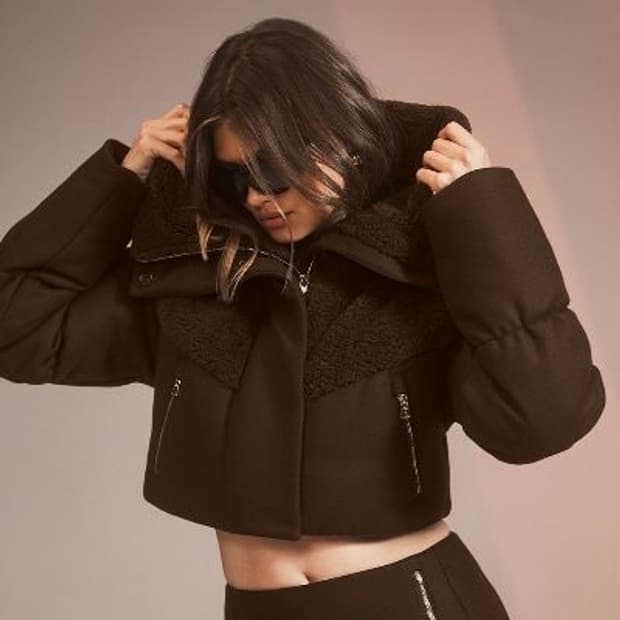 알로 요가 크롭 퍼프 자켓