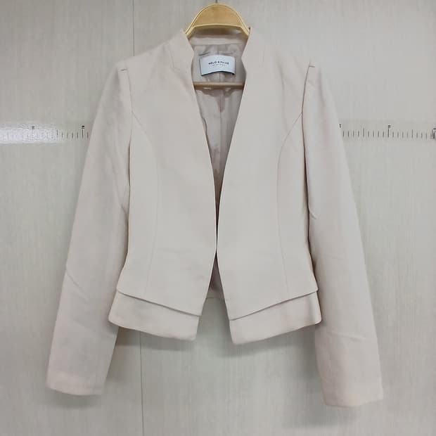 모조에스핀 아이보리 노카라 자켓