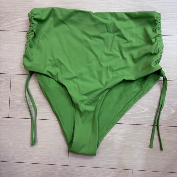 코스 하의 수영복(미착용)