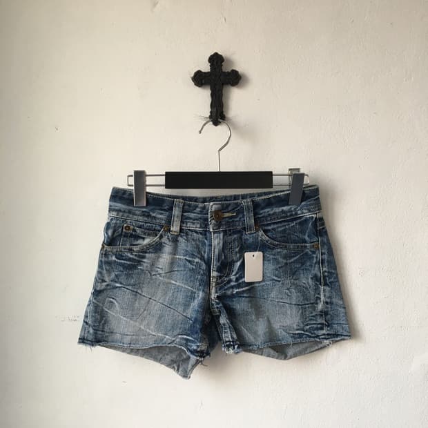 Washing denim short