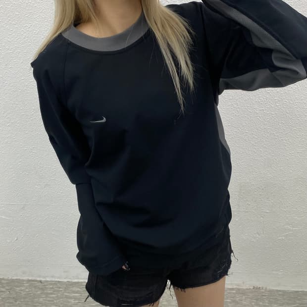 나이키 스우시 로고 긴팔티 L