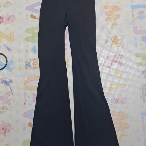 룰루레몬 블랙 부츠컷 레깅스 팬츠 사이즈 2(거의 새제품)23년 제품