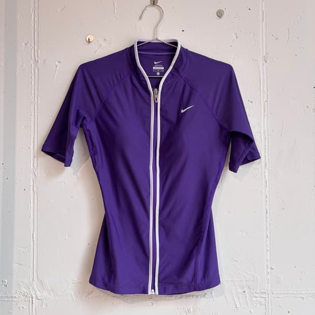 NIKE sport top
