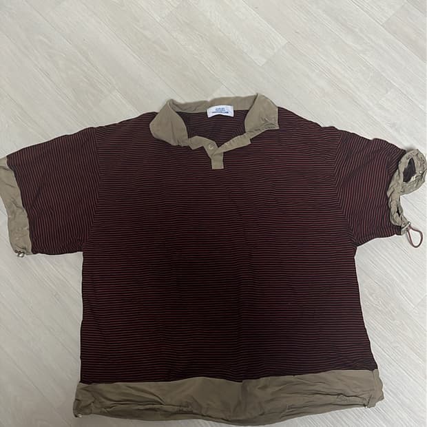 스트라이프 레드 반팔 카라티