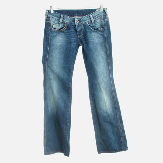 Diesel 로우라이즈 레드 스티치 부츠컷 데님
