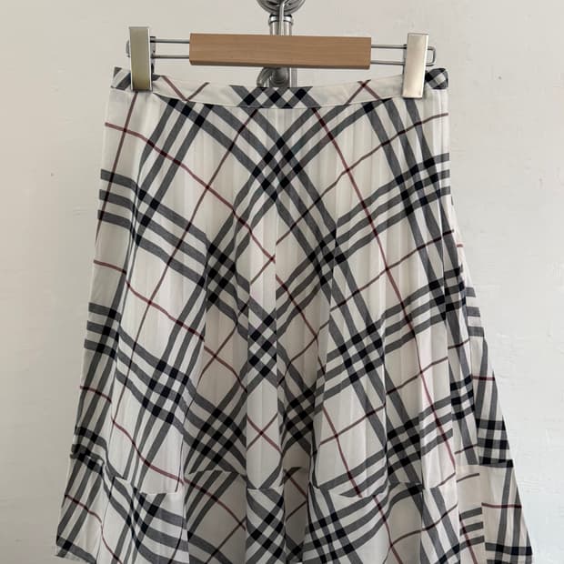Burberry 버버리 블루라벨 화이트 노바체크 플리츠 스커트