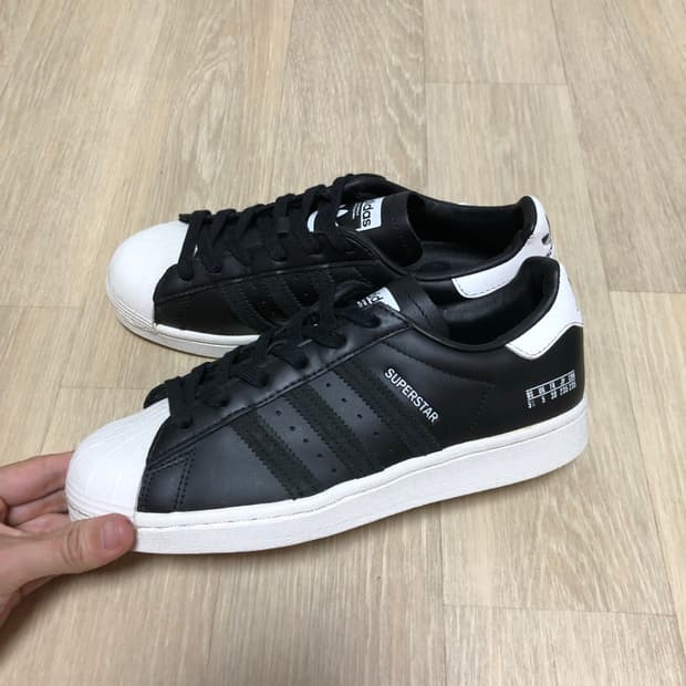 (235) 새상품 아디다스 adidas 리얼레더 슈퍼스타 블랙 화이트