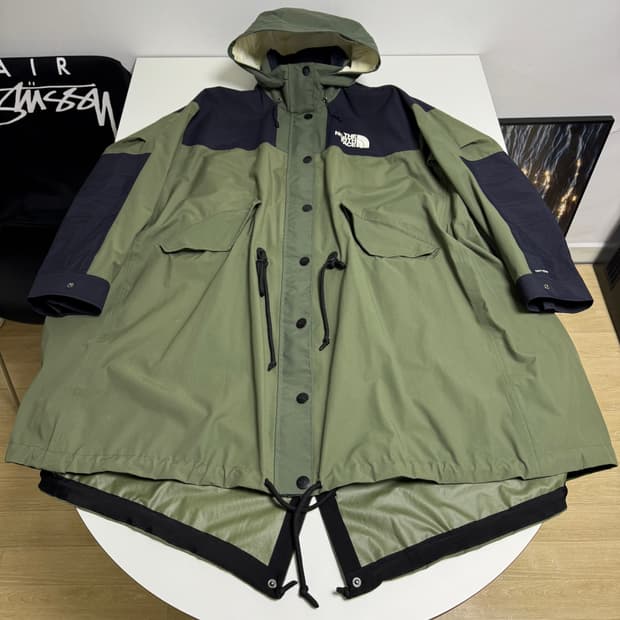 노스페이스 사카이 피쉬테일 드라이벤트 카키 롱코트