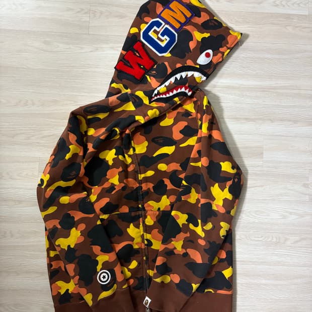 베이프 퍼스트카모 샤크후드집업 L 판매합니다