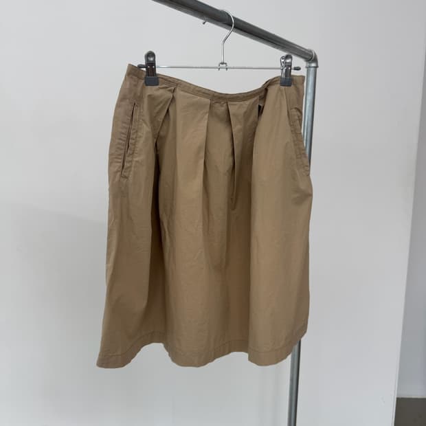 베이지 플리츠 스커트 Beige Pleated Skirt