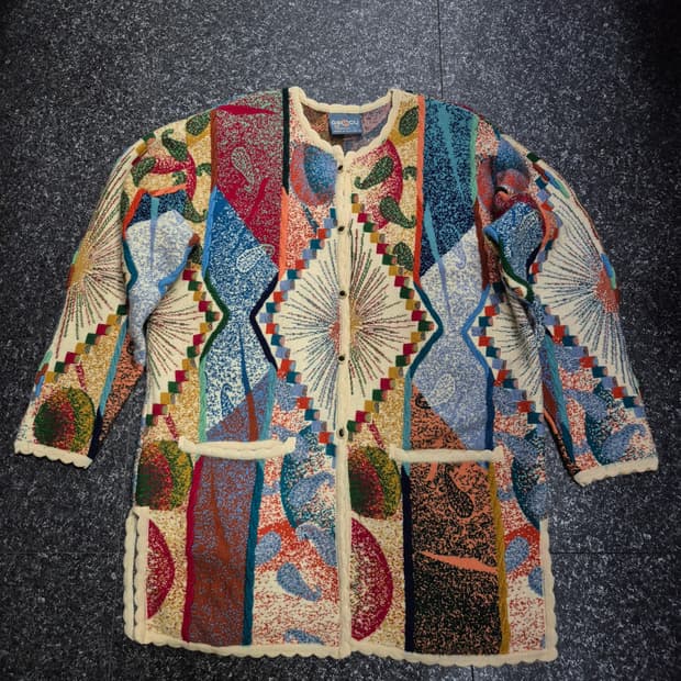 GECCU 게쿠 아이보리 멀티컬러 에스닉패턴 울100 니트 가디건