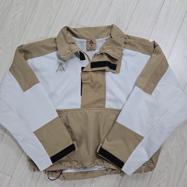 나이키 ACG 테크니컬 크롭 아노락 바람막이