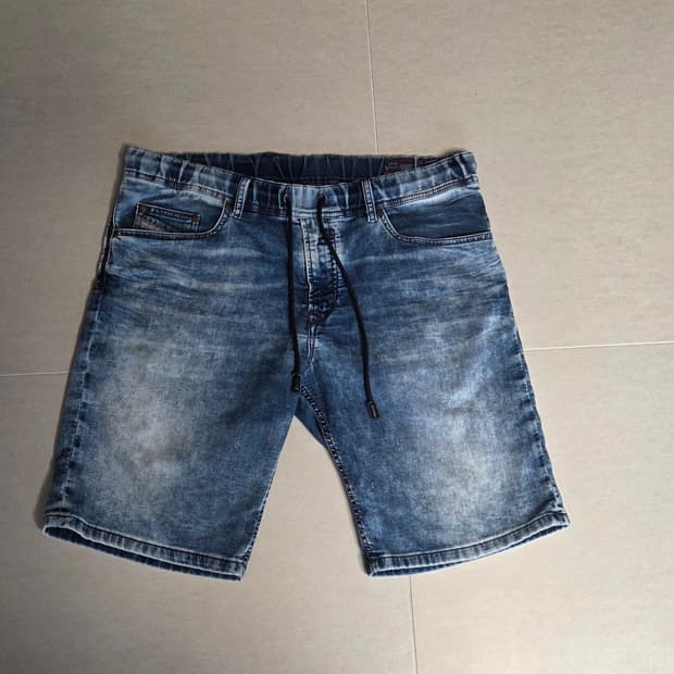 디젤 조그진 웨이키 쇼트 데님 반바지 