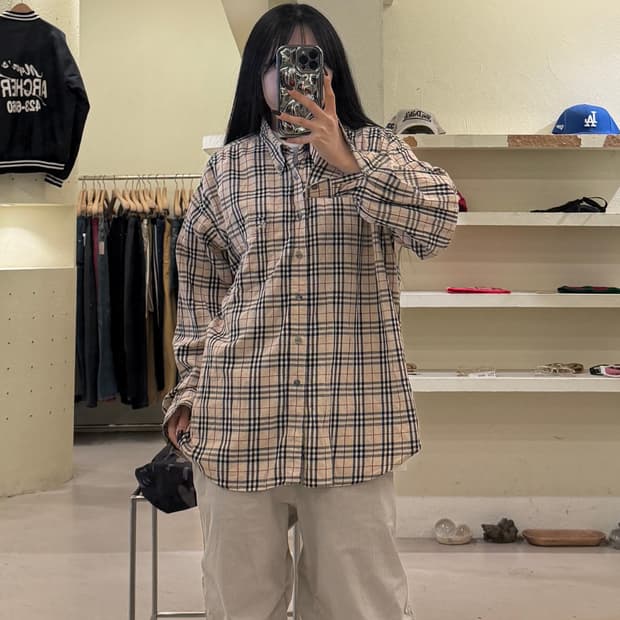 버버리 베이지 체크 패턴 노바 셔츠 U1716