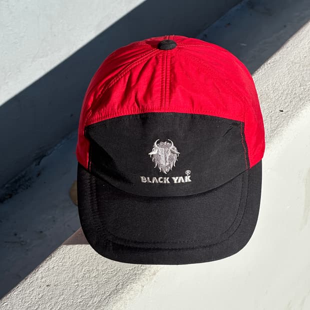 [M] 블랙야크 로고 배색 볼캡 모자 트래퍼 디테일