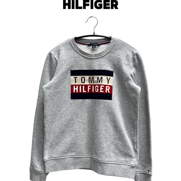 (4) 타미힐피거 우먼스 벨벳 빅로고 맨투맨 그레이