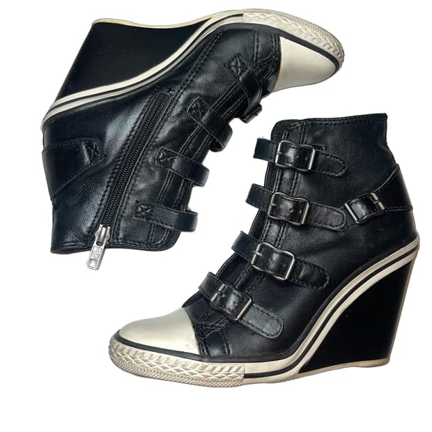Ash wedge heel