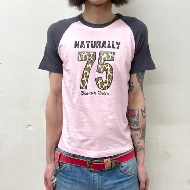 75 Glossy leopard print pink T-shirt