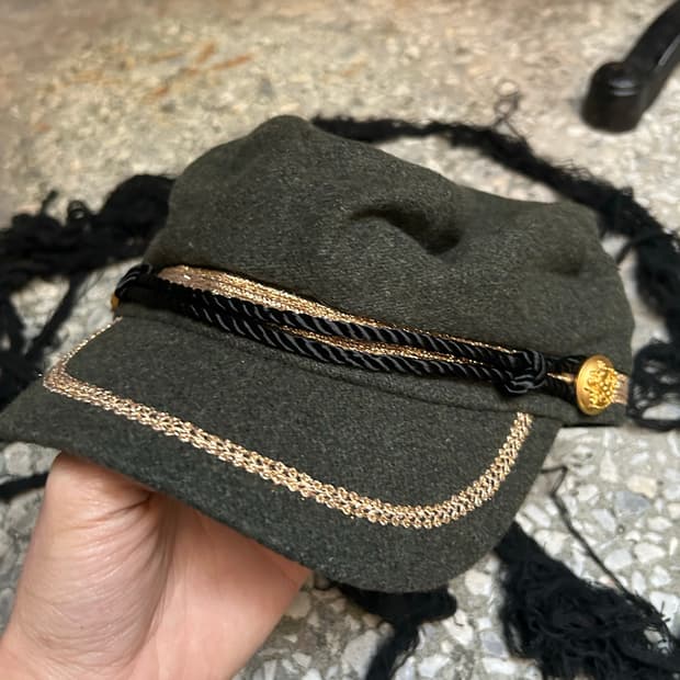 2000s Japanese black chain hat