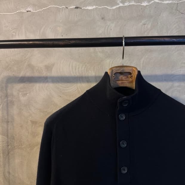 바나나 리퍼블릭 하이넥 니트 100