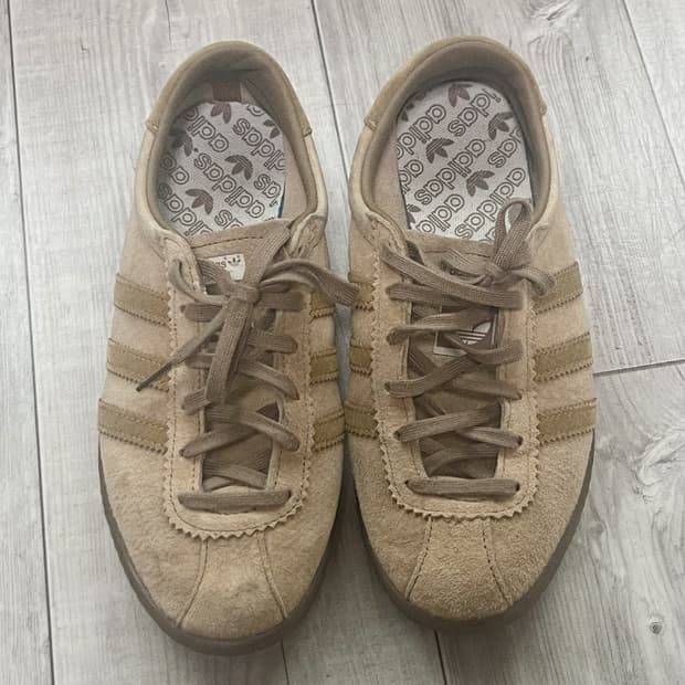 아디다스 토바코 팬톤 메사