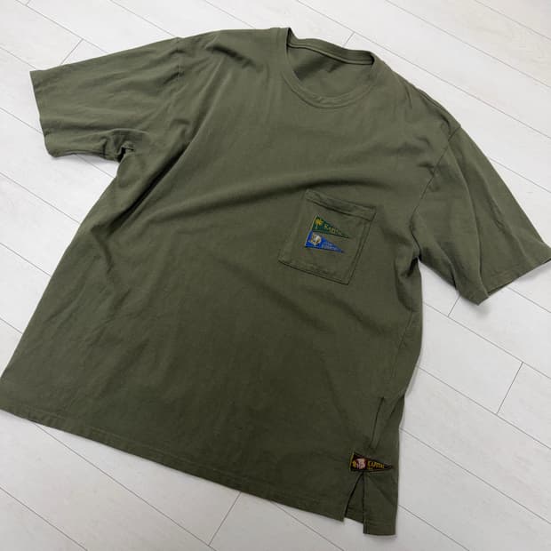 캐피탈 반팔티셔츠 XL  사이즈  상태 9.2/10  사진 찍고 절대 안