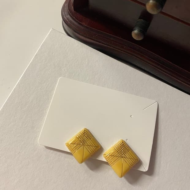 빈티지 옐로우 사각 귀걸이