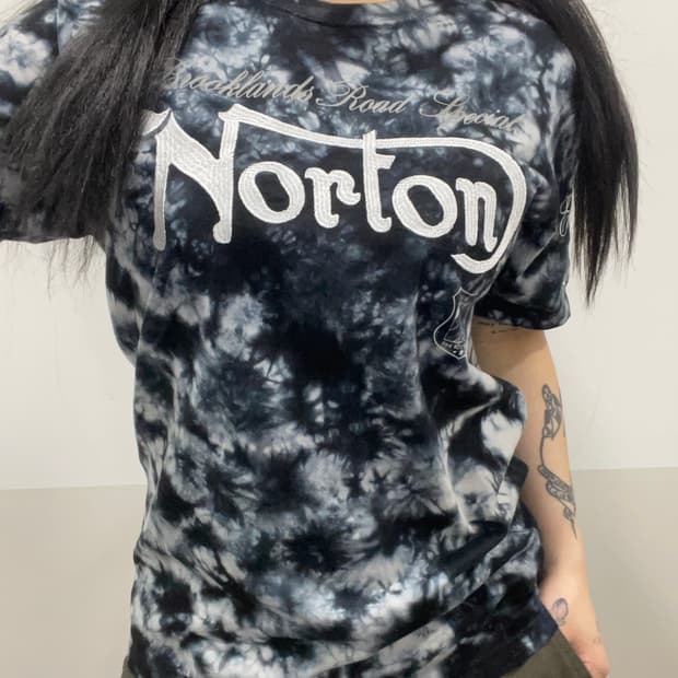 Norton 노튼 타이다이 빅 자수로고 반팔티셔츠