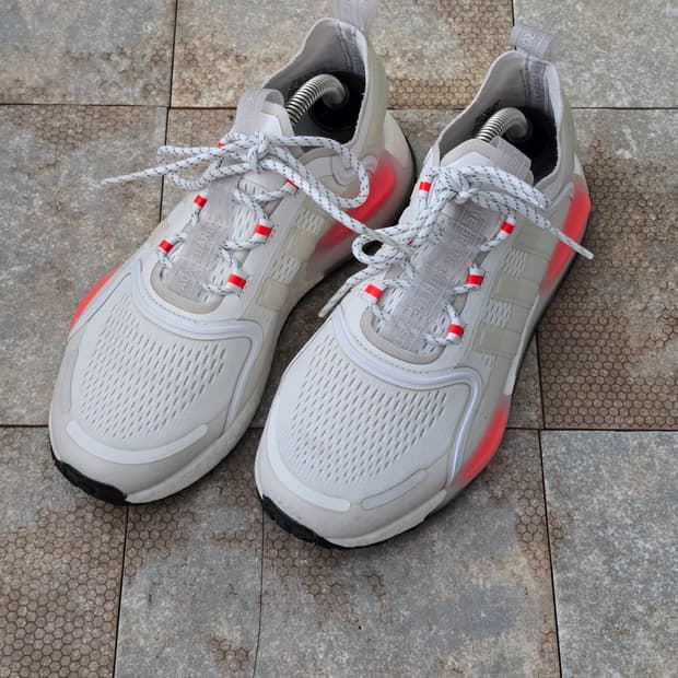 (240)아디다스 nmd v3 클라우드 화이트