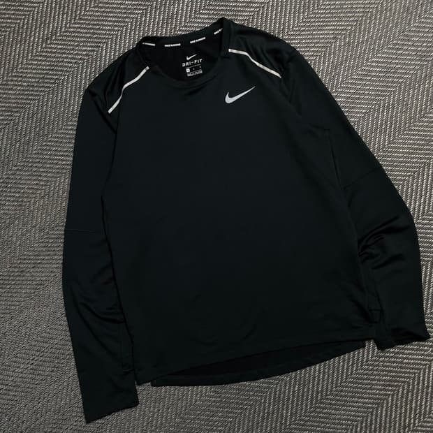 나이키 스우시 드라이핏 긴팔 롱슬리브 탑 블랙y 5098