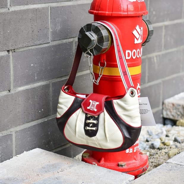 셀린느 2002 FIFA 월드컵 리미티드 에디션 숄더백 (정품)