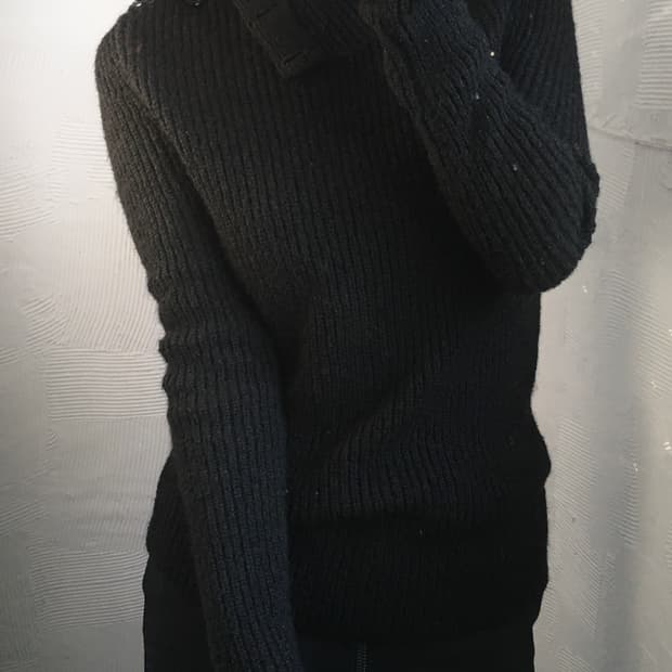 BALENCIAGA 발렌시아가 모헤어 버튼 터틀넥 니트