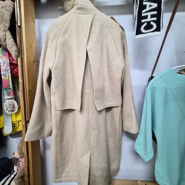 톰보이 백 포인트 오트밀코트