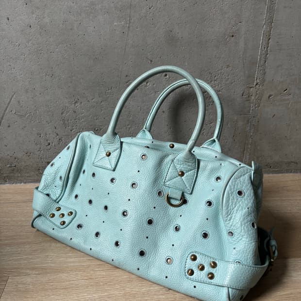 Pinky studded bag
