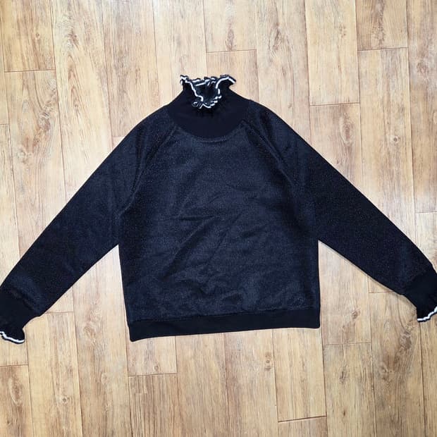 에센셜앤트워프(ESSENTIEL ANTWERP) 오리엔트 탑 프리사이즈