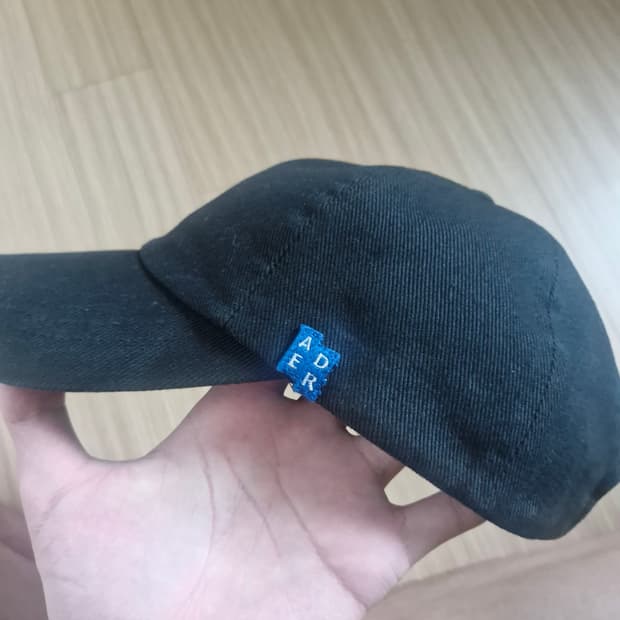 아더에러 블랙 볼캡