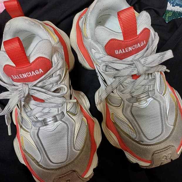 발렌시아가 카고스니커즈 37