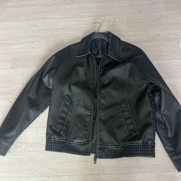 스파오 레더자켓 m사이즈 판매합니다