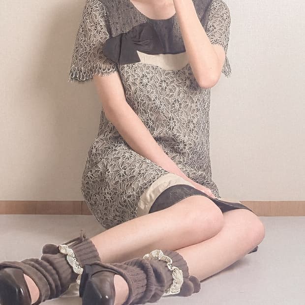 리본 포인트 고딕 레이스 원피스