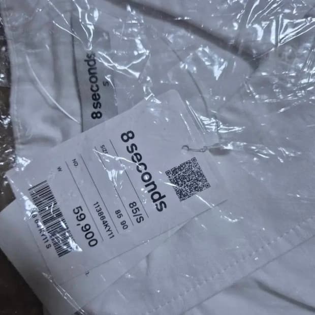 (새상품) 에잇세컨즈 핀턱 크롭셔츠