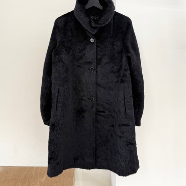 살바토레 페라가모 블랙 알파카 퍼코트