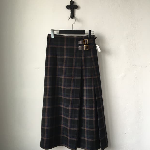 Belted check pattern skirt