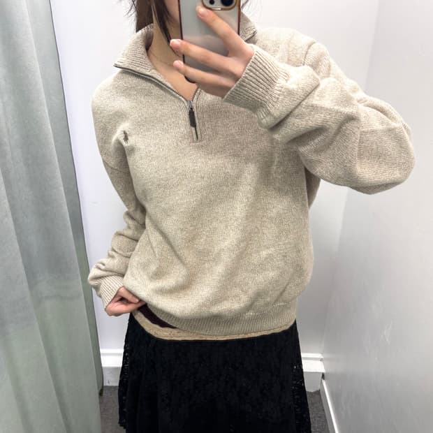 폴로 베이지 반집업 니트